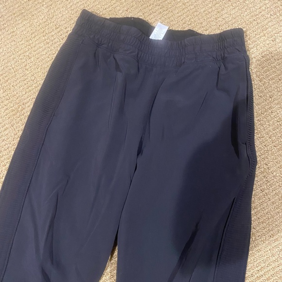 Ivivva pants. Black. Open on the bottom. Very cute and stylish, loose fit - Picture 3 of 13